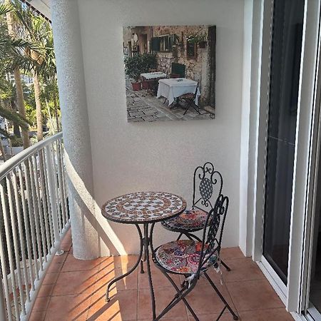 Location Location Location - Broadbeach :) Gold Coast Exterior foto